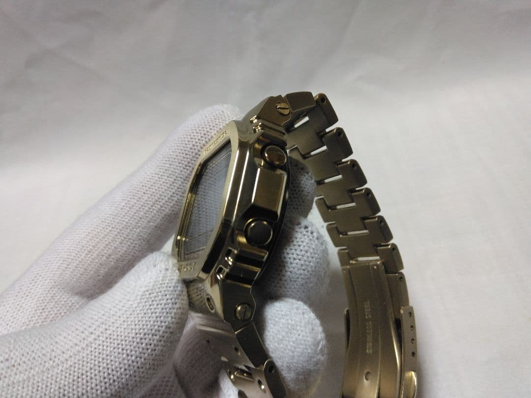 CASIO G-SHOCK GMW-B5000 ゴールド