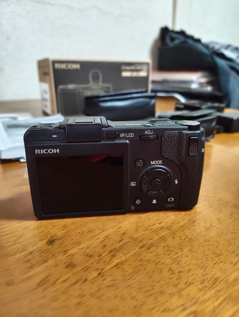 美品【RICOH】Caplio GX100 with VF-1 と LC-1付き
