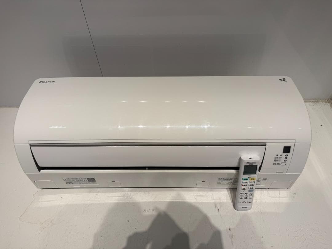 302　DAIKIN　2022年製エアコン　10～12畳用　整備済み
