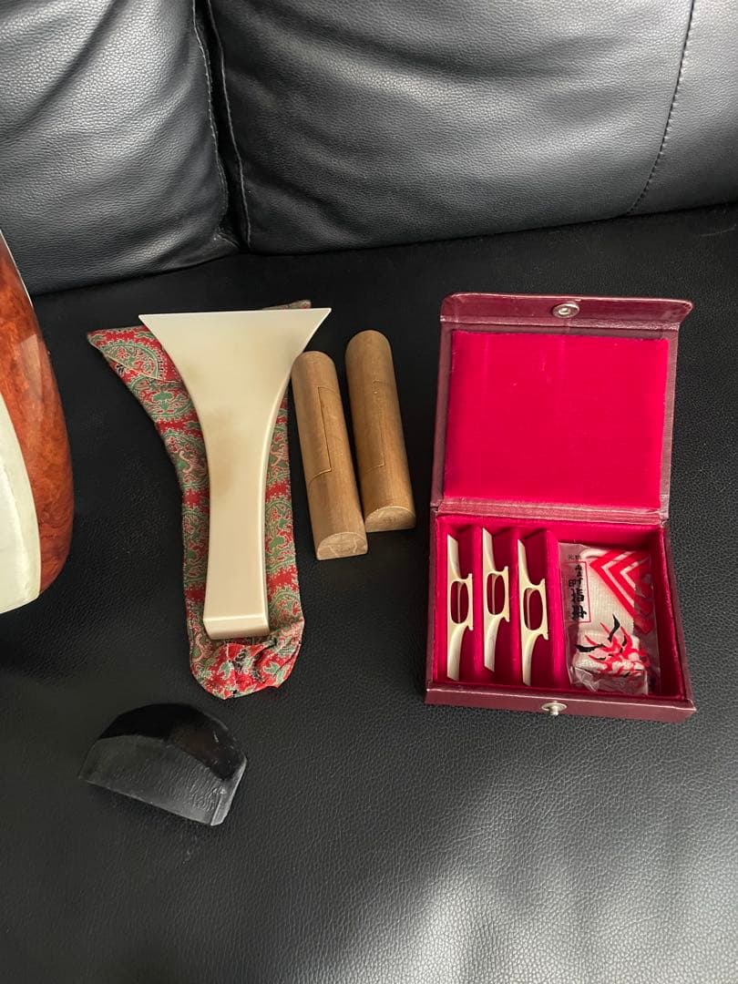 三味線 紅木 金細 一本溝 子持ち綾杉胴 糸巻天然素材　元箱付き