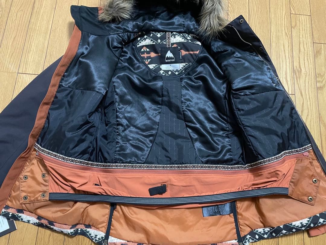 新品　BURTONバートン スノーボードウェア　Sサイズ