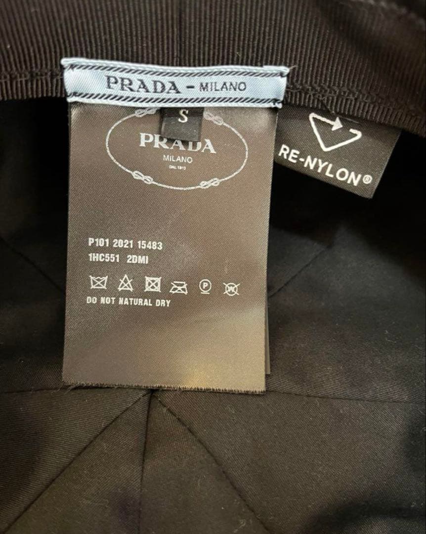PRADA キャスケット　ナイロン