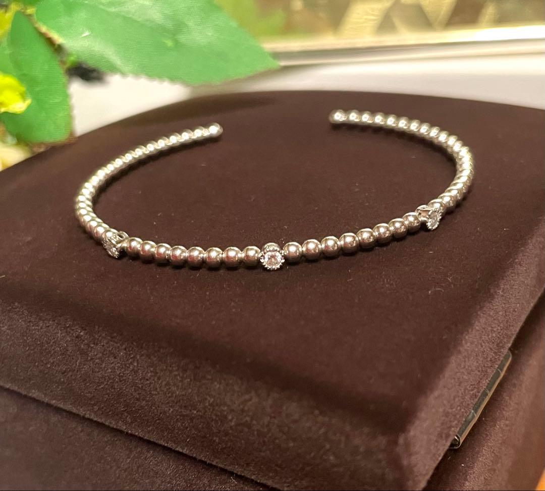 セール宝飾展購入　18wg ダイヤモンド　ブレスレット　バングル　形状