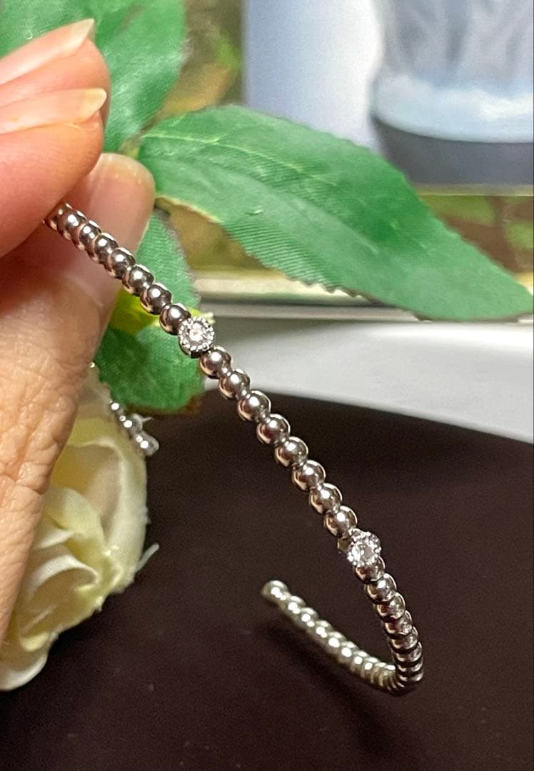 セール宝飾展購入　18wg ダイヤモンド　ブレスレット　バングル　形状