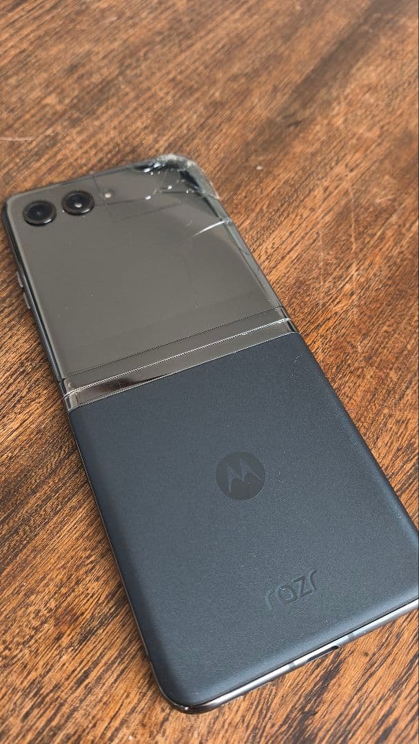 Motorola Razr 40 ultra ブラック SIMフリー　ジャンク