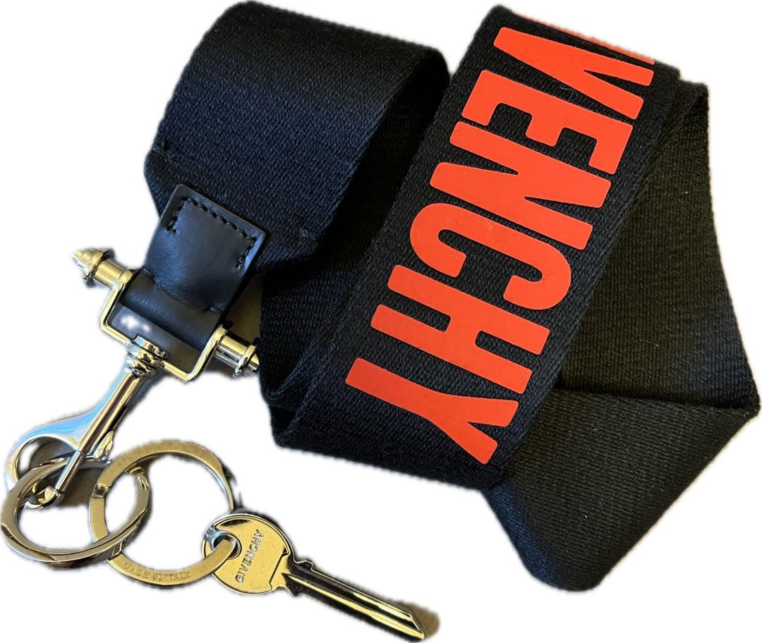 正規 Givenchy ジバンシィ OBSEDIA キーリングネックストラップ