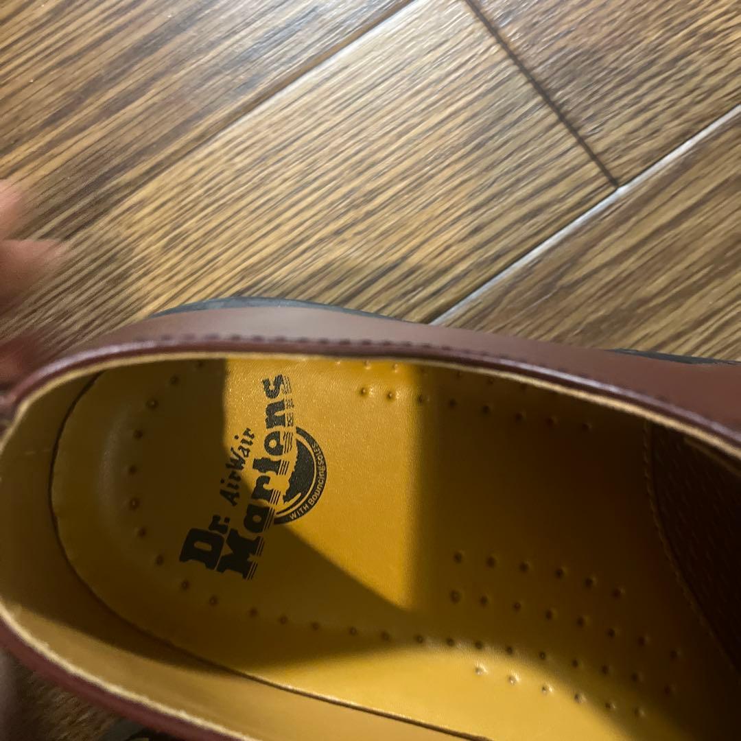 ドクターマーチン　チェリーレッド　3ホール　UK7
