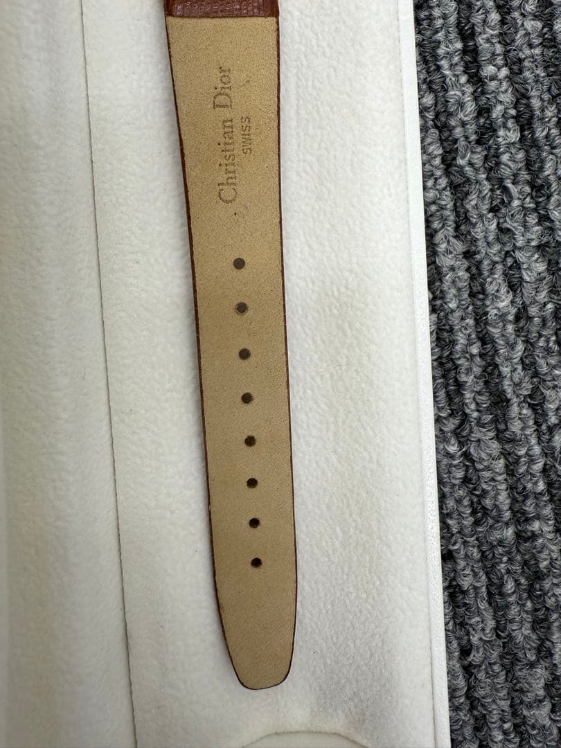 Christian Dior ゴールドレザー時計　箱付き