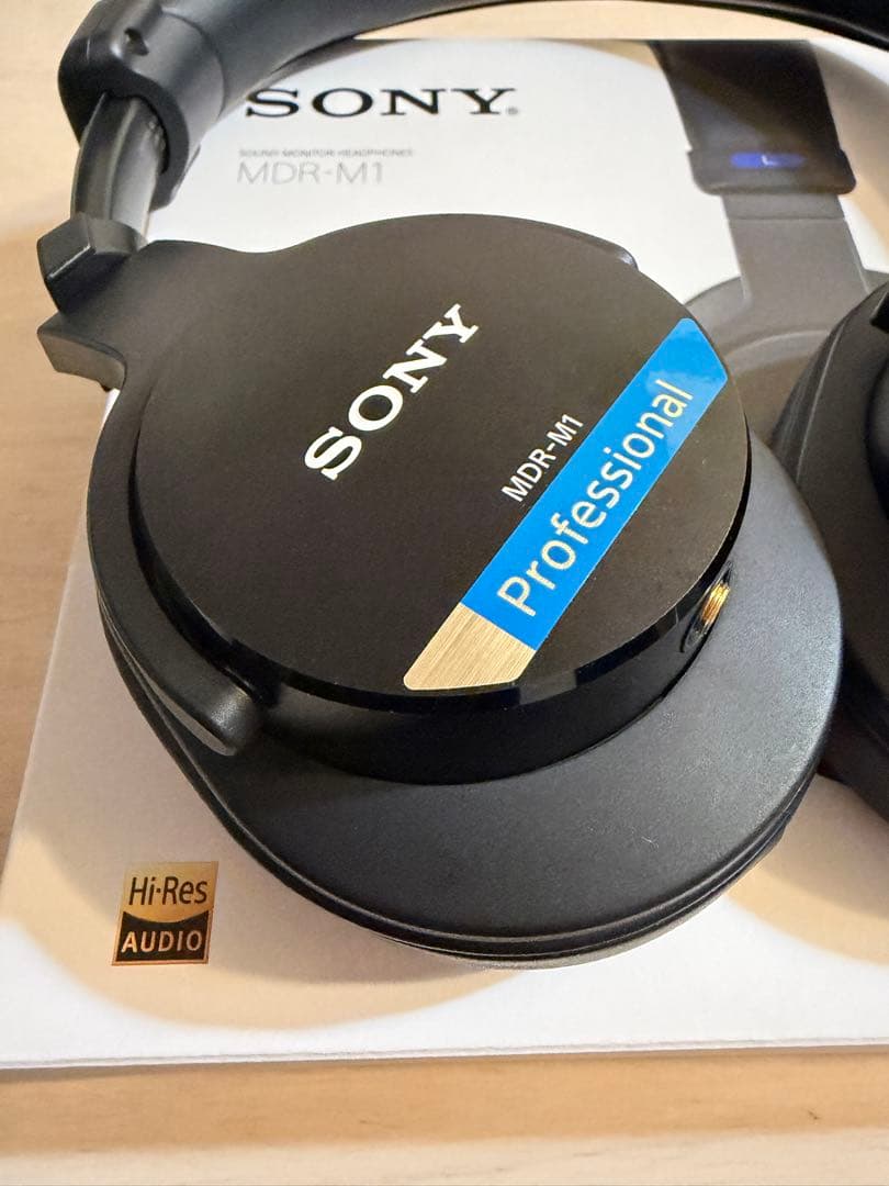 SONY MDR-M1ブラック 有線ヘッドホン　バランスケーブル付き