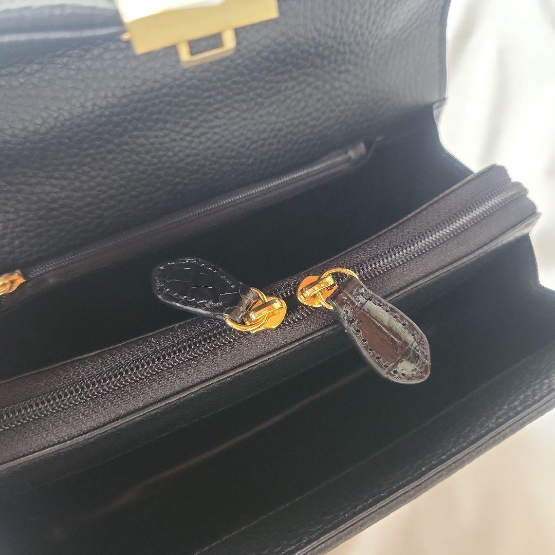 amiet カイマン レザーハンドバッグ ショルダー 2way 黒　ロック付き