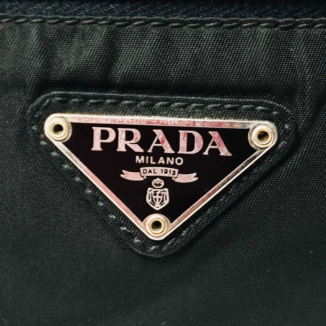 プラダ 三角プレート カメラバッグ ボディバッグ