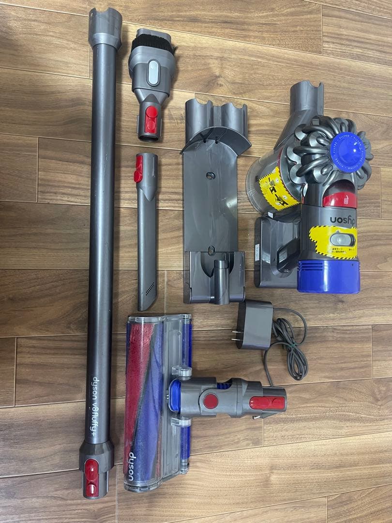 ダイソンDyson V7(sv11)スティッククリーナー本体 サイクロン式セット