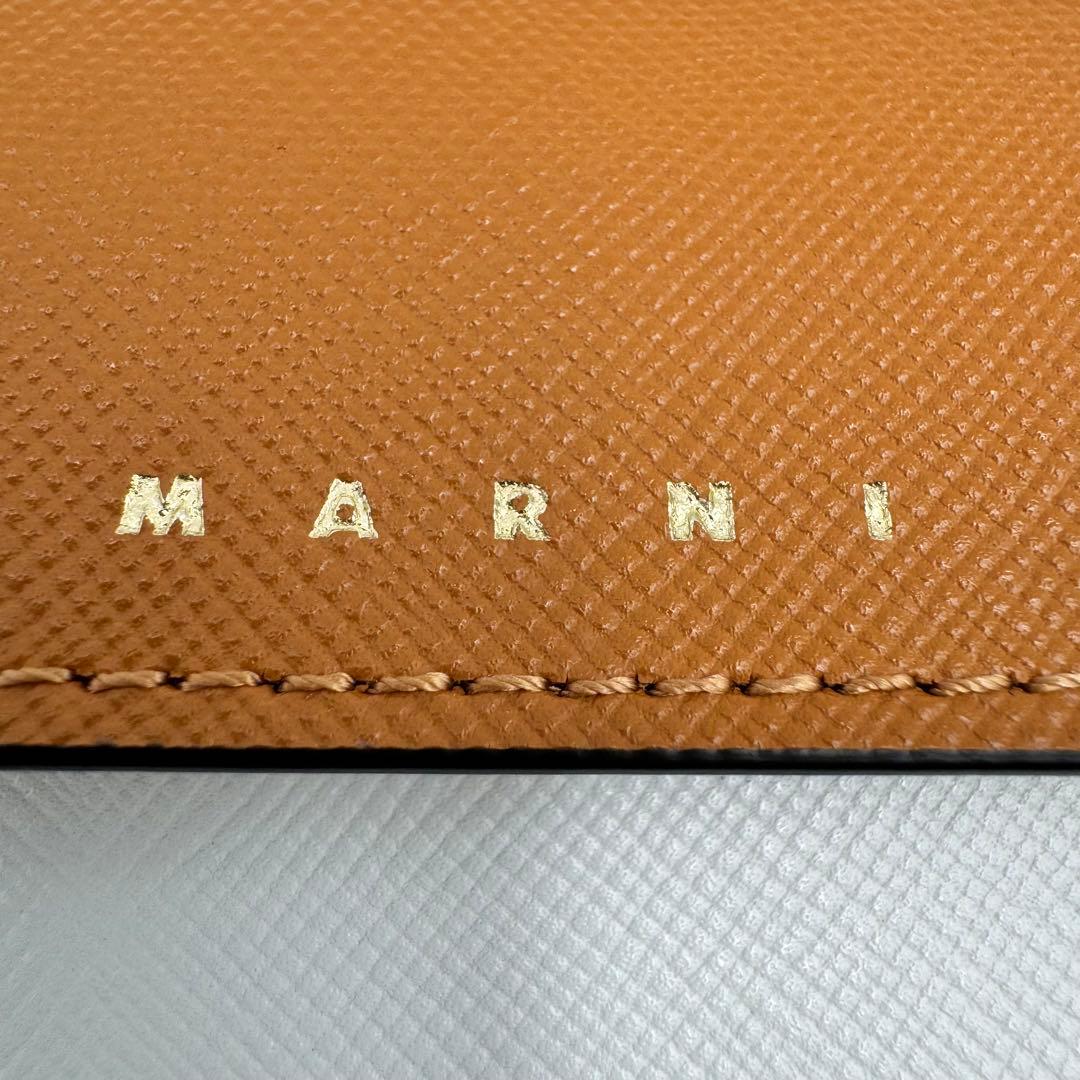 未使用品✨MARNI マルニ　カードケース　名刺入れ　レザー　茶色　白色