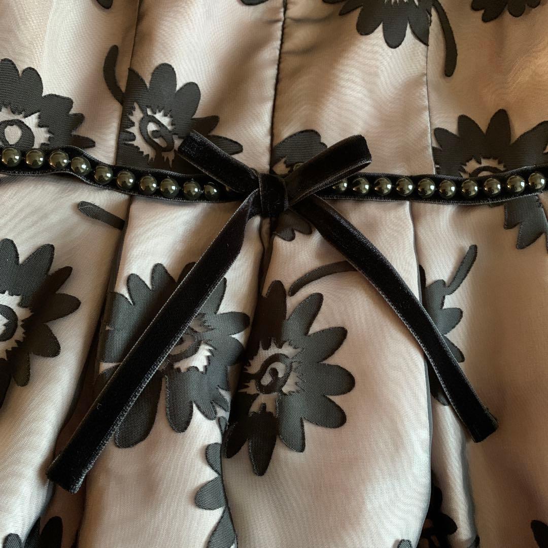 アミティス　プチプリンセス 黒とグレーの花柄ドレス　150cm