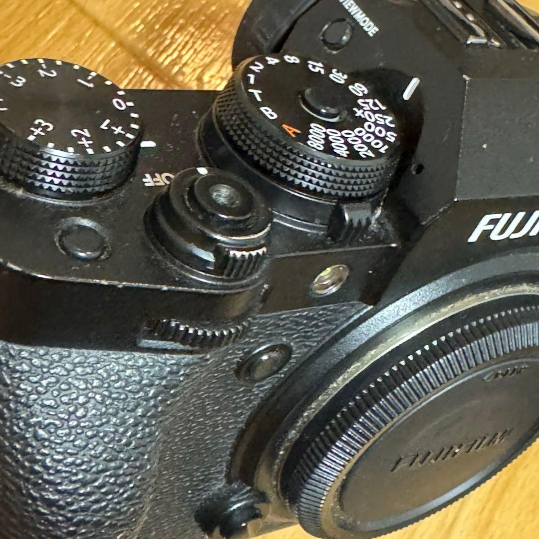fujifilm x-t4 本体・ストラップあり 、レンズなし ブラック