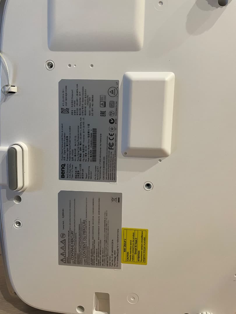 BenQ DLPプロジェクター 本体 ホワイト/ゴールド