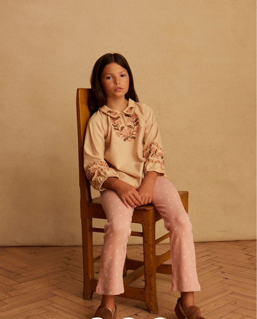 apolina 24AW 新品未使用　7-9y ベージュ 花柄刺繍 長袖シャツ