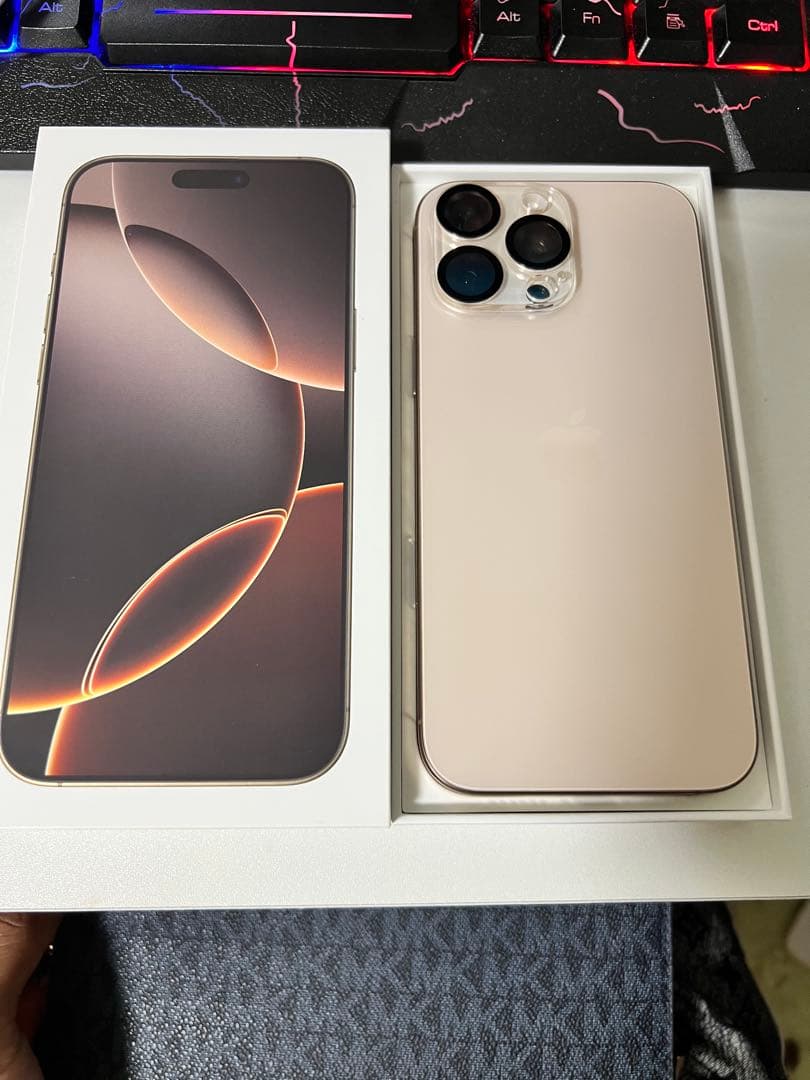 Apple iPhone 16 Pro Max 256GB SIMフリー