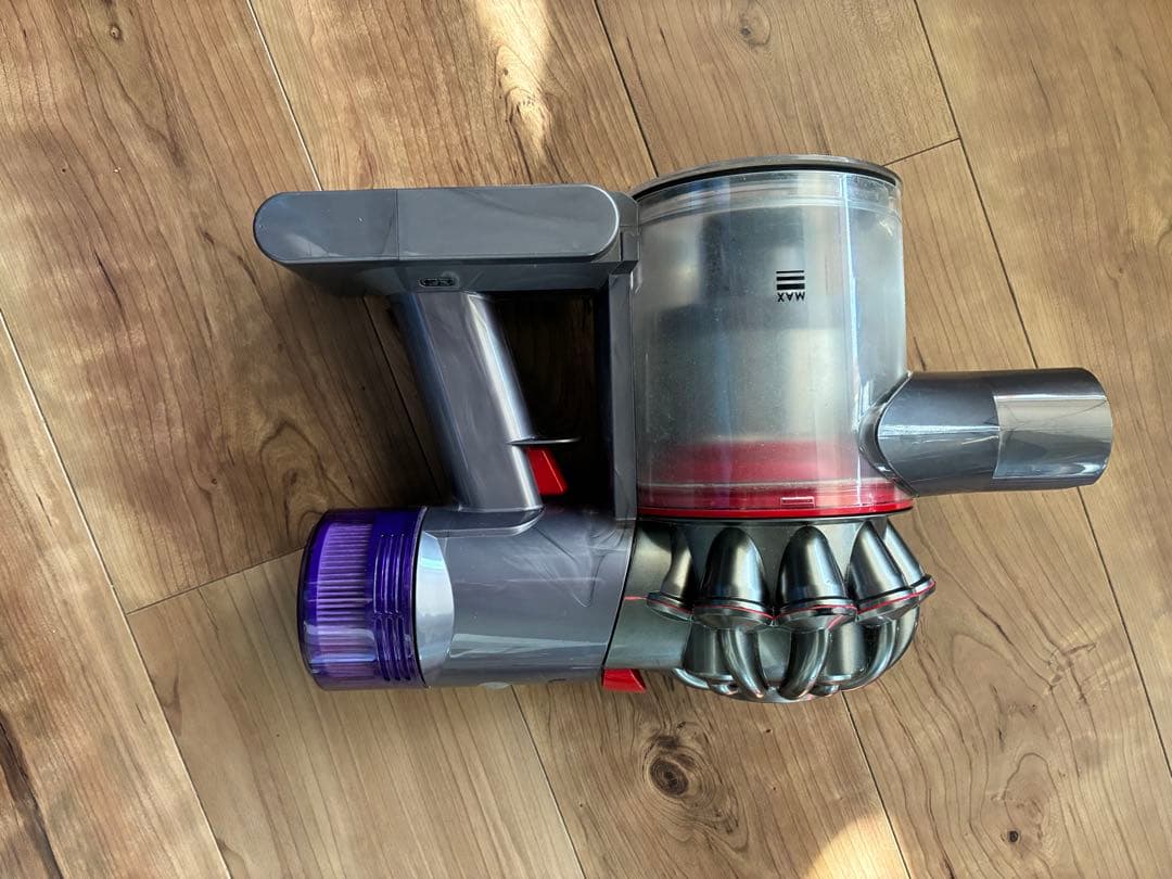 【ジャンク品】Dyson V8 slim fluffy 本体 各種ノズル付き