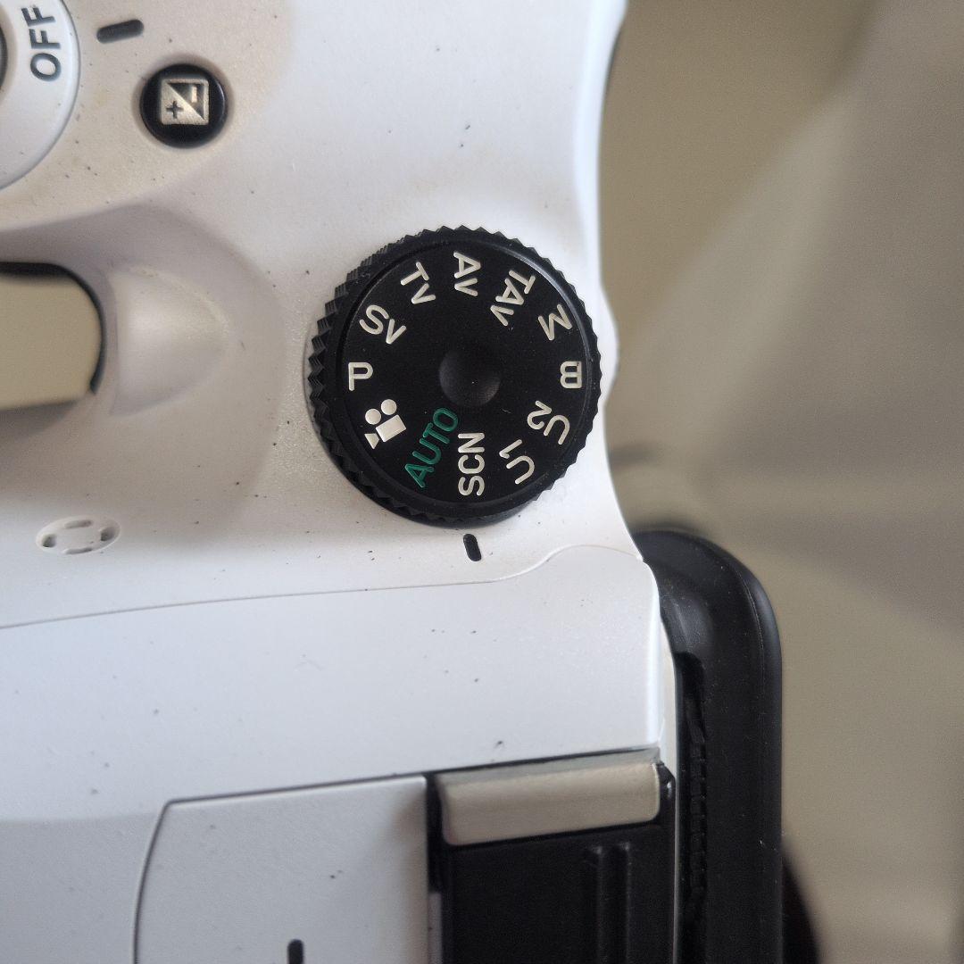 D*7様 デジタル一眼レフカメラ　ペンタックス K50 ホワイト レンズ付き 1