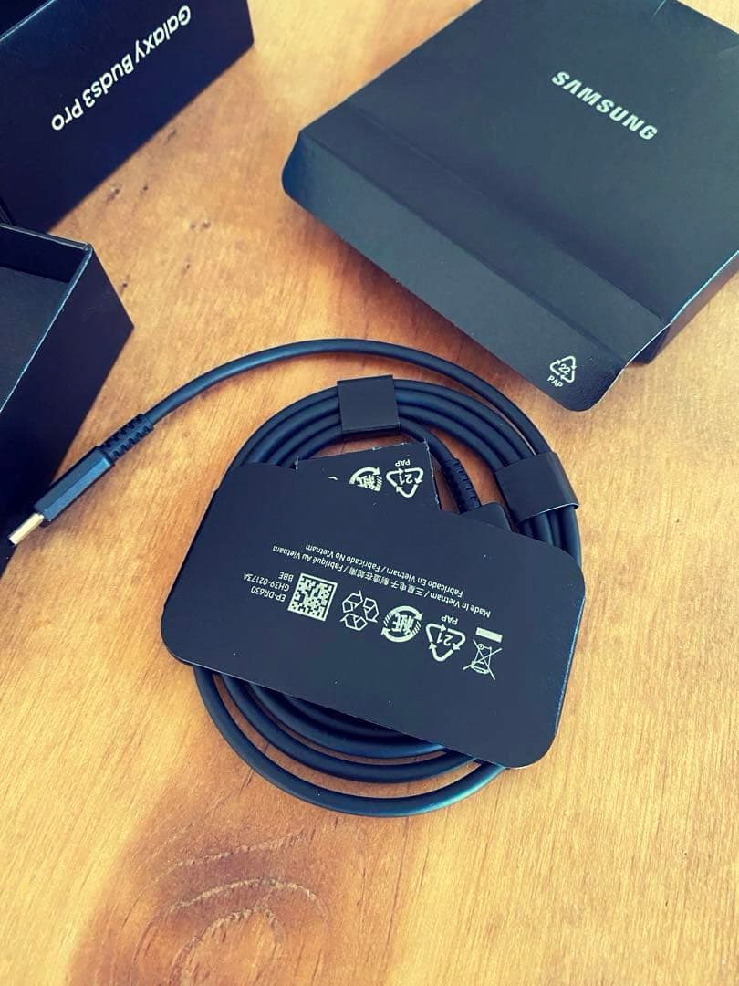 美品⭐︎Samsung Galaxy Buds3 Pro ワイヤレスイヤホン