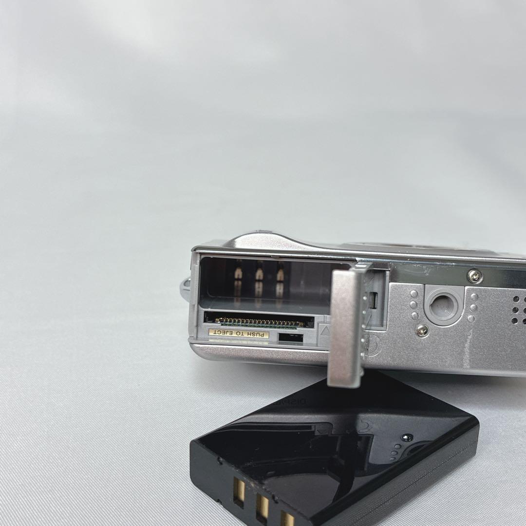 【美品・動作OK】FUJIFILM FinePix F11 デジカメ