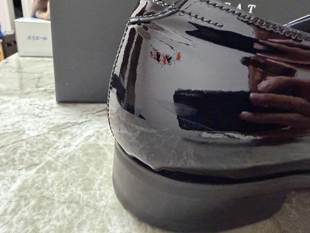 【美品】TREAT ドレスシューズ 黒エナメル ※使用してます