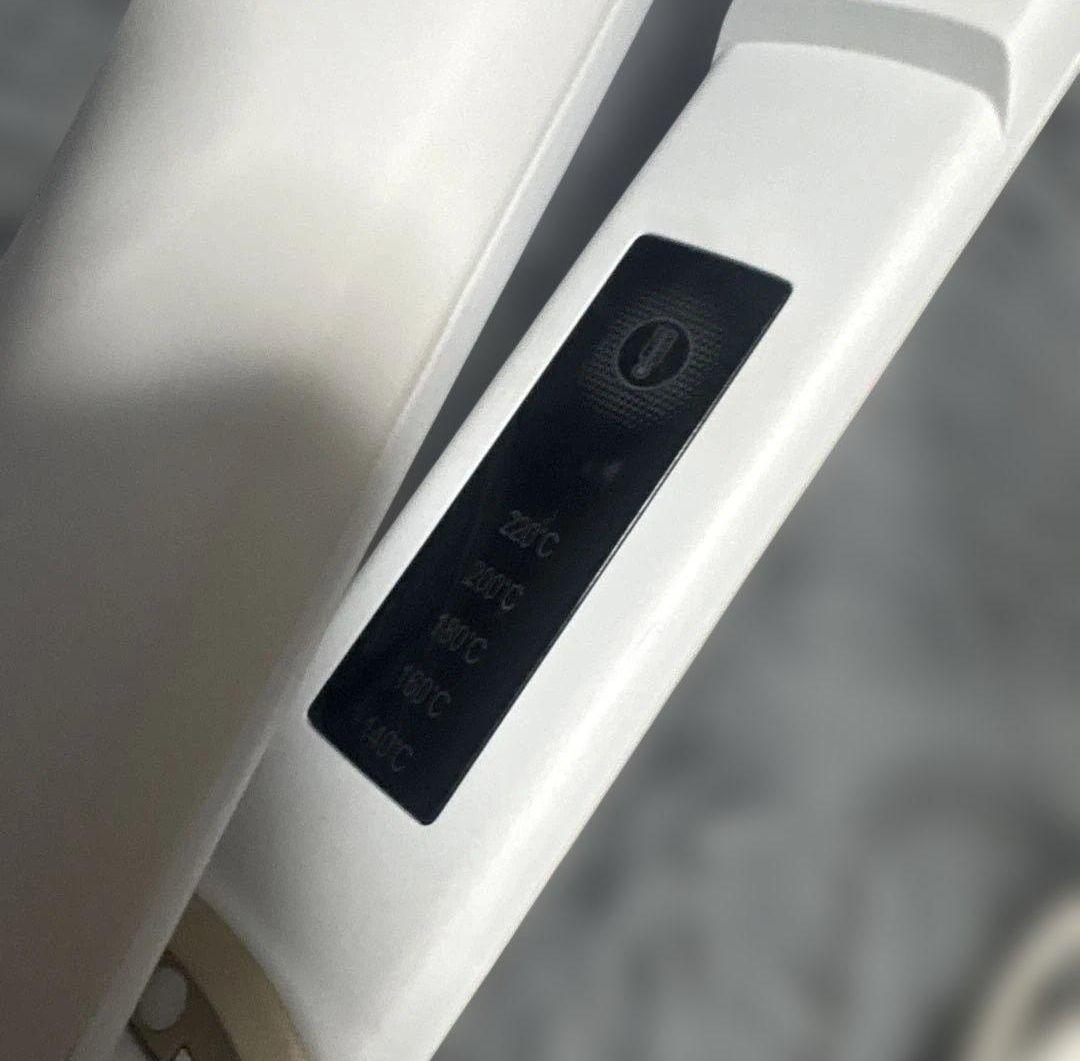 KINJO ストレートヘアアイロン ホワイト