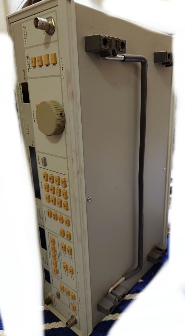 Panasonic VP-8174A FM/AM信号発生器