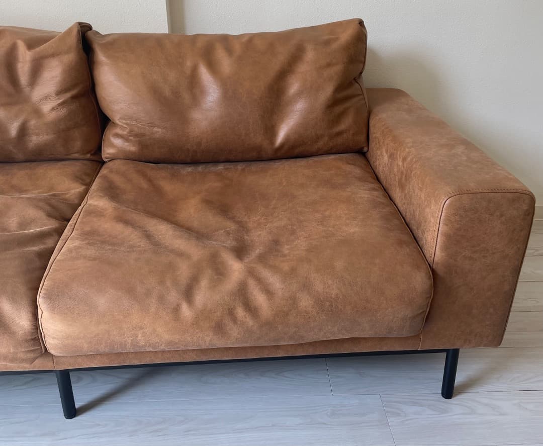 プルート 2.5人掛けソファ スーパーレザーテックス オーカーブラウン