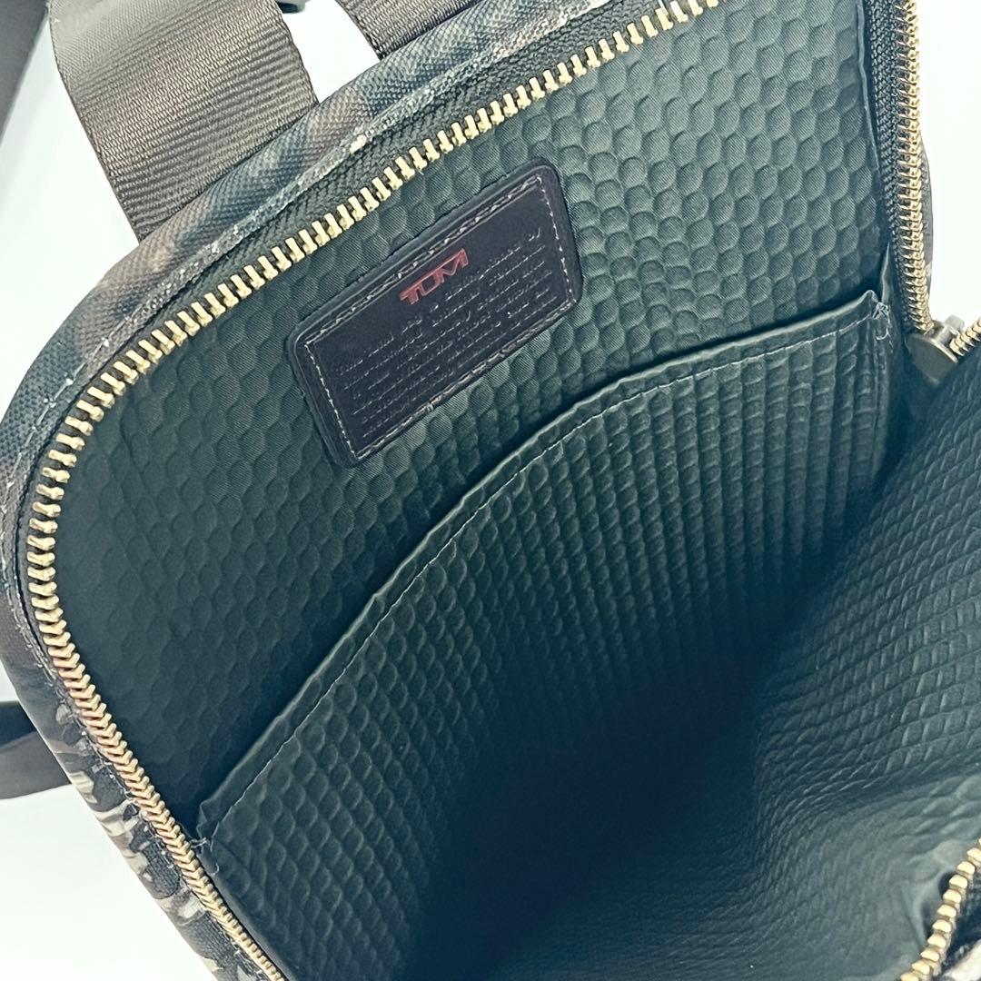 【未使用】TUMI ボディバッグ　ショルダー　迷彩柄　ワンショルダー