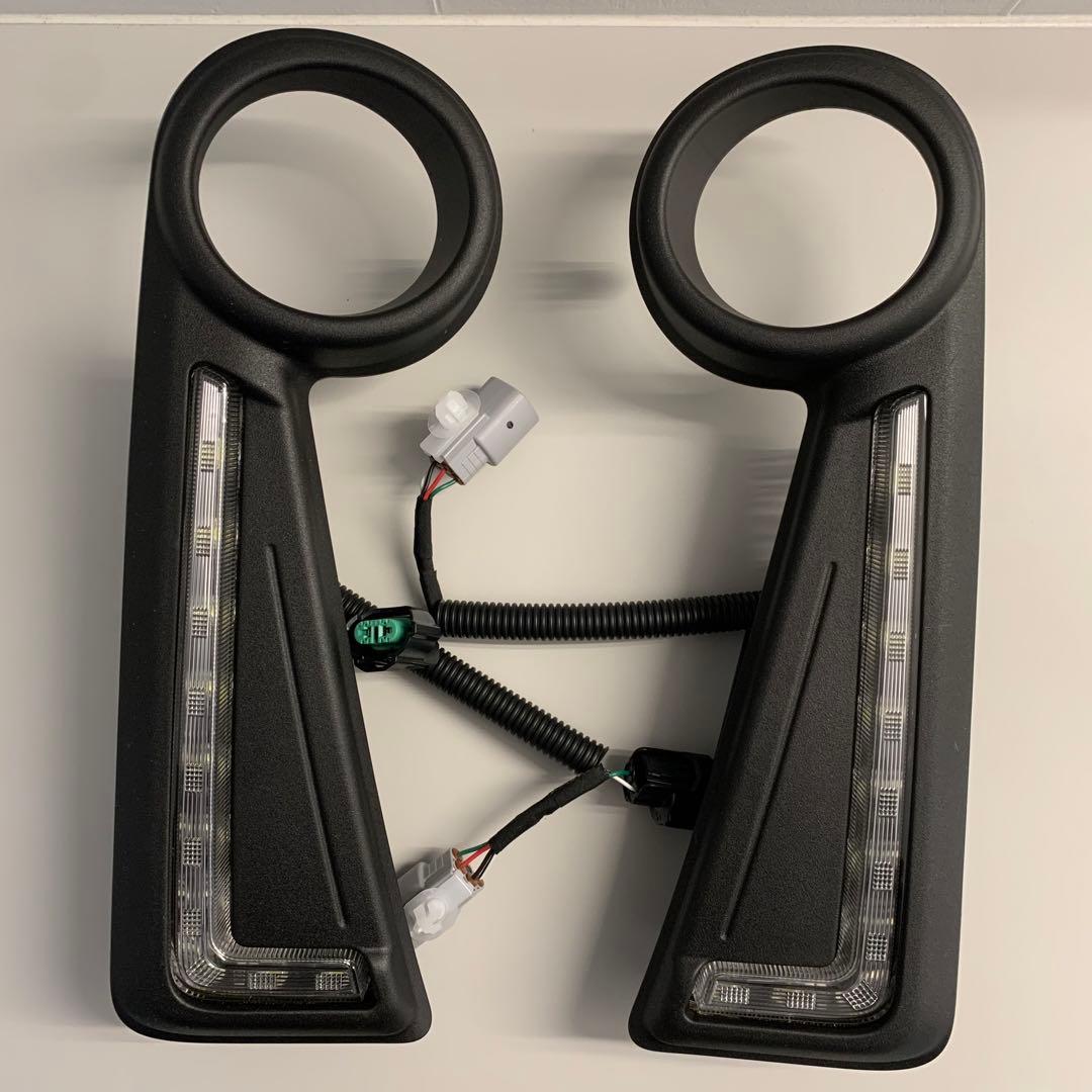 ダイハツ ムーヴ 純正イルミネーションライト 左右セット