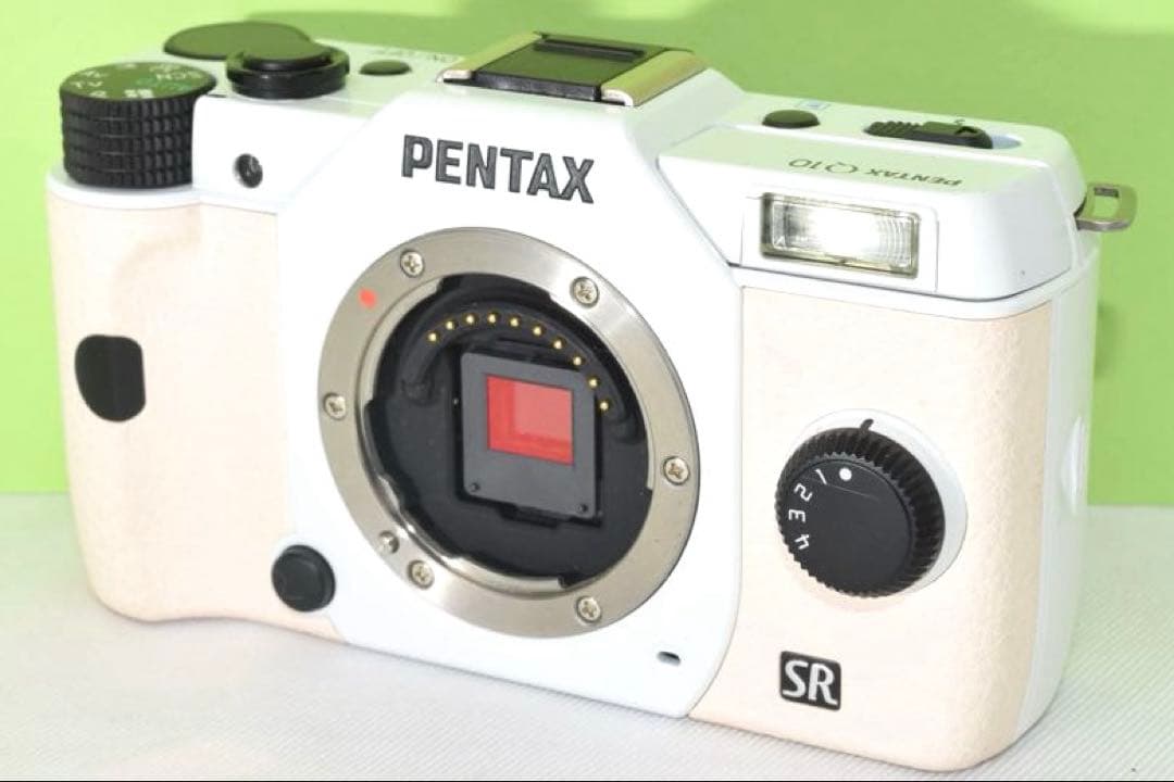 PENTAX Q10 ホワイト ☆送料無料☆