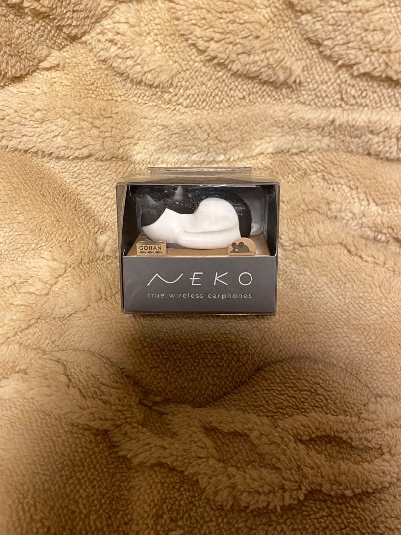 ラディウス 猫 NEKO Bluetooth イヤホン 猫型充電ケース付き