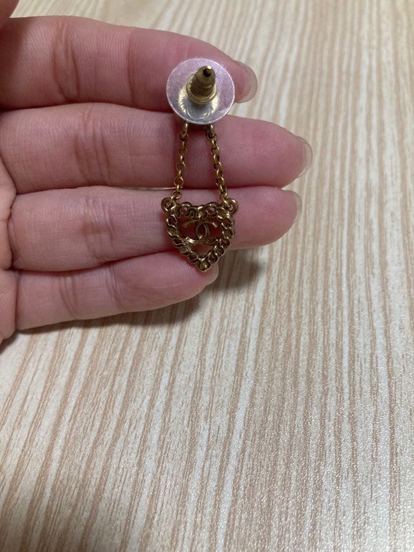 シャネル ハート型片耳用ピアス