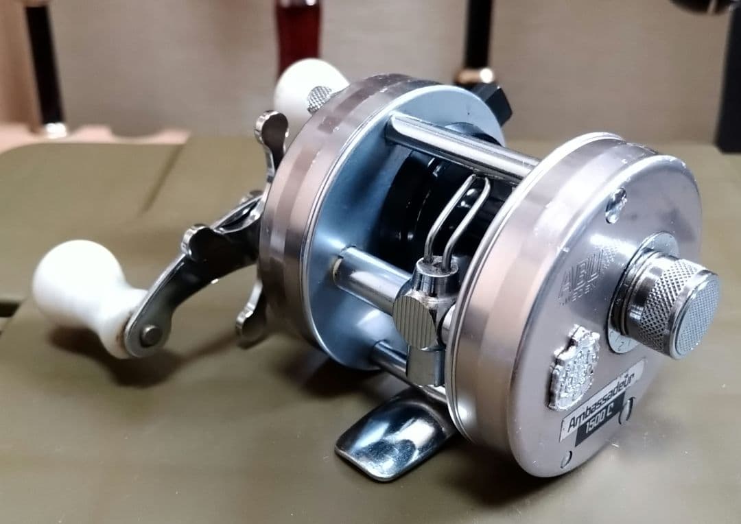 は*ん様 ABU Ambassadeur 1500 C ベイトリール