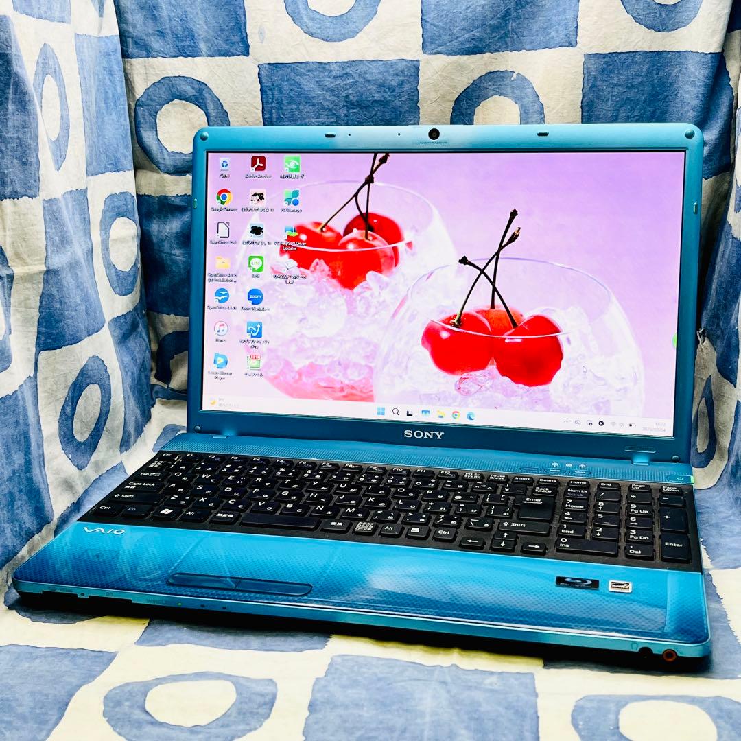高性能SSD240GB☆i7☆人気のVAIO♡綺麗なブルー♪カメラ付！Win11