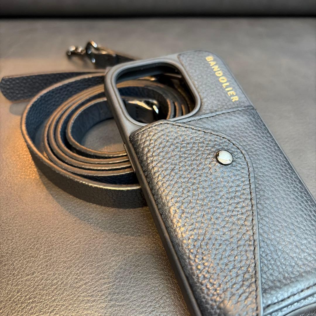 BANDOLIER ブラック iPhoneケース　15pro バンドリヤー
