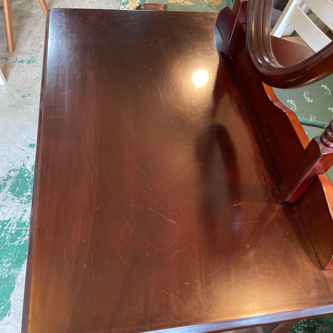 素敵なドレッサー・猫脚