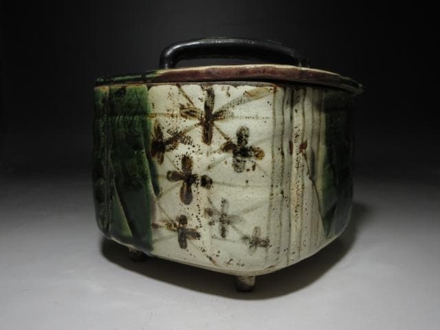 北大路魯山人 於里辺 蓋物／共箱／織部 菓子器