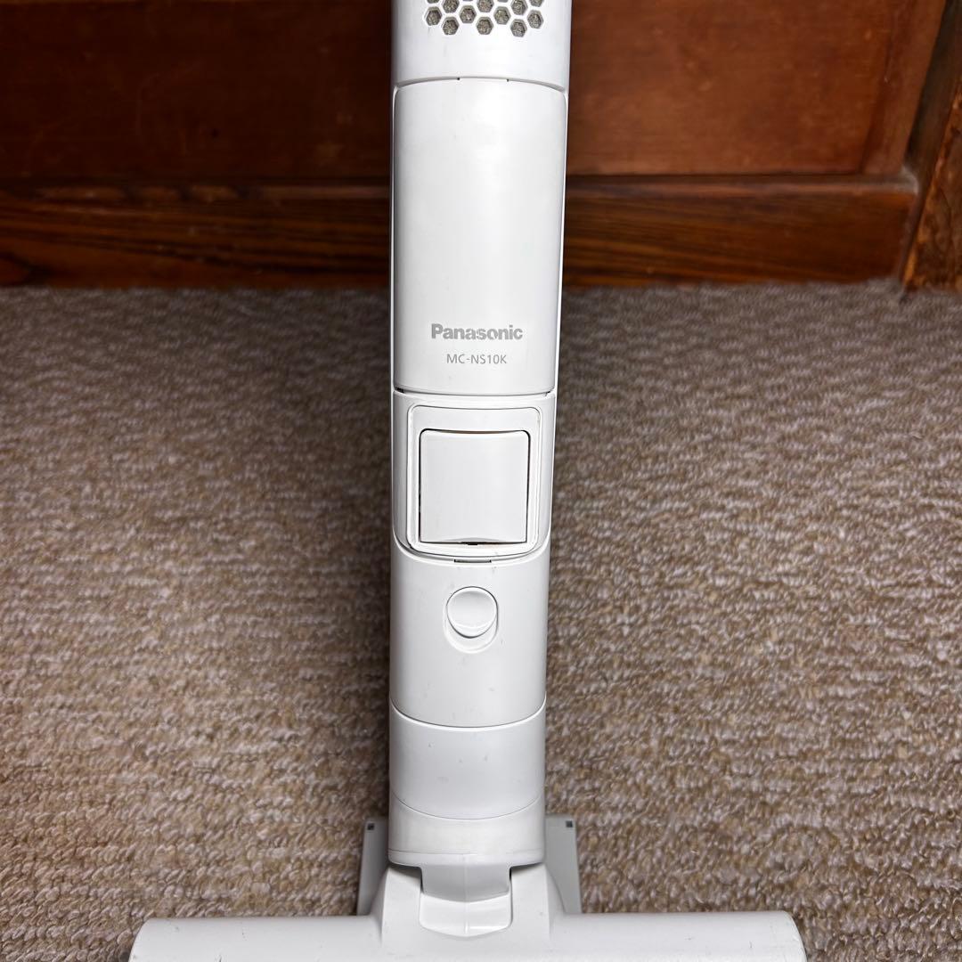 Panasonic MC-NS10K コードレス掃除機 2022年製