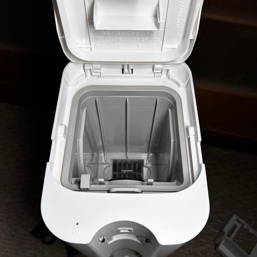 Panasonic MC-NS10K コードレス掃除機 2022年製