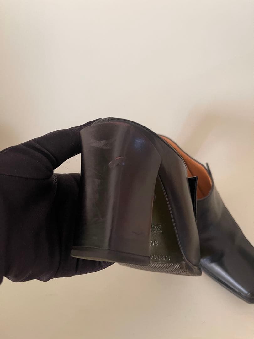 Hermesエルメスブラックレザー スクエアトゥ ミュール36.5