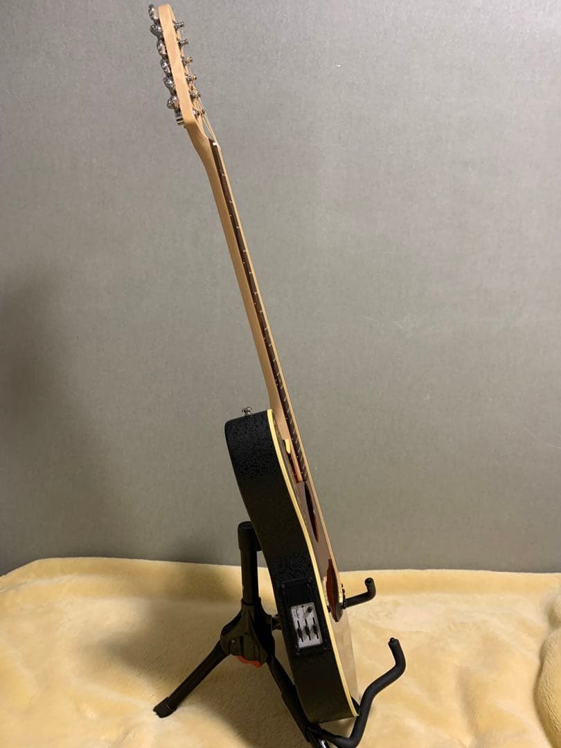 Squier Stratacoustic エレアコ