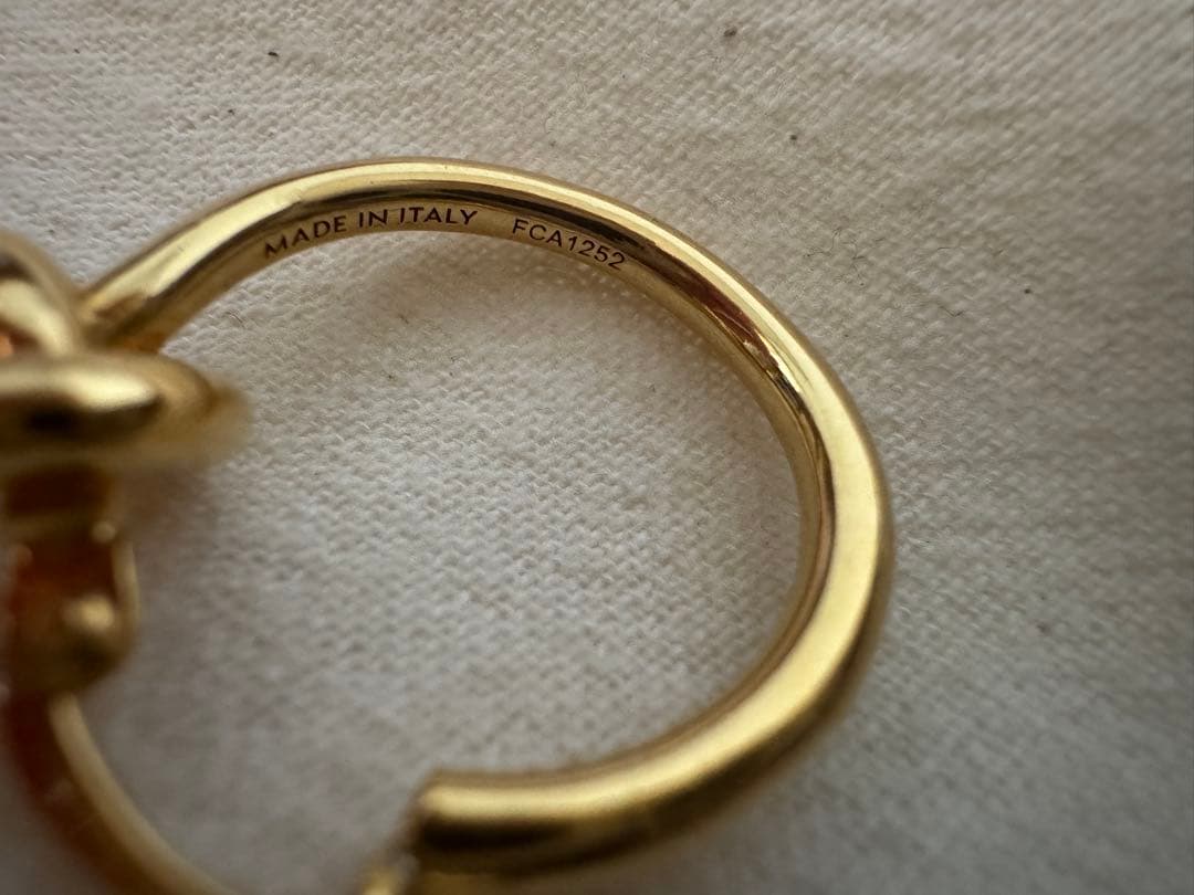 CELINE ゴールド ピアス　スモールフープ　ノット