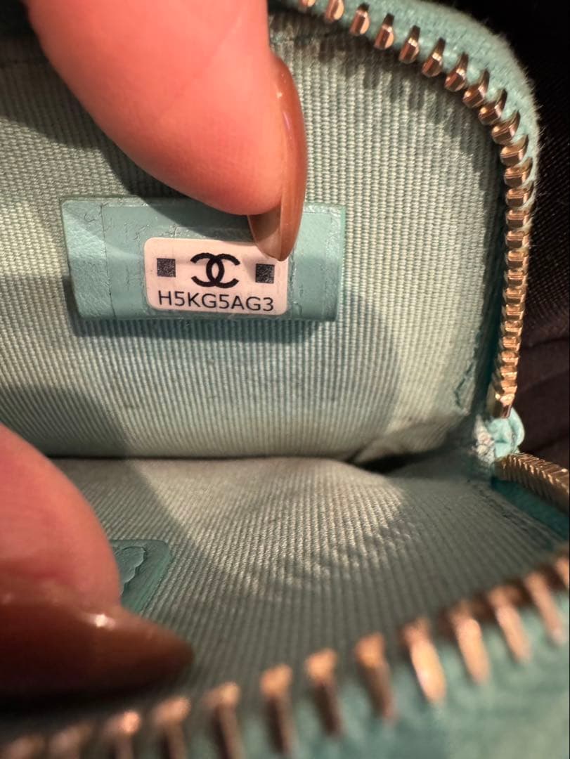 CHANEL マトラッセ　キャビアスキン　ラウンドジップケース