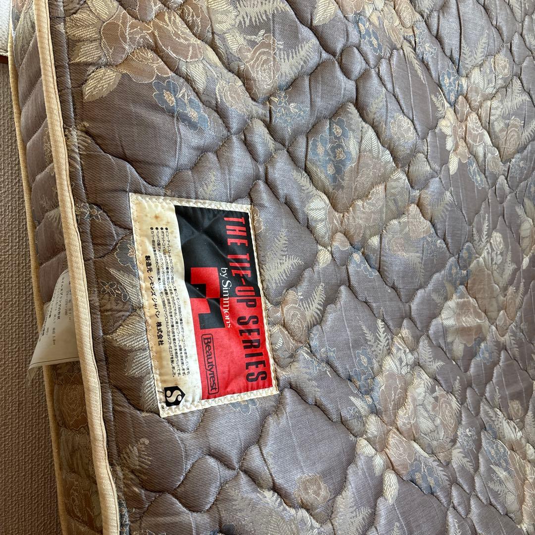 シモンズ ダブルベッド（フレーム+マットレス）※ 床板破損あり アンティーク家具