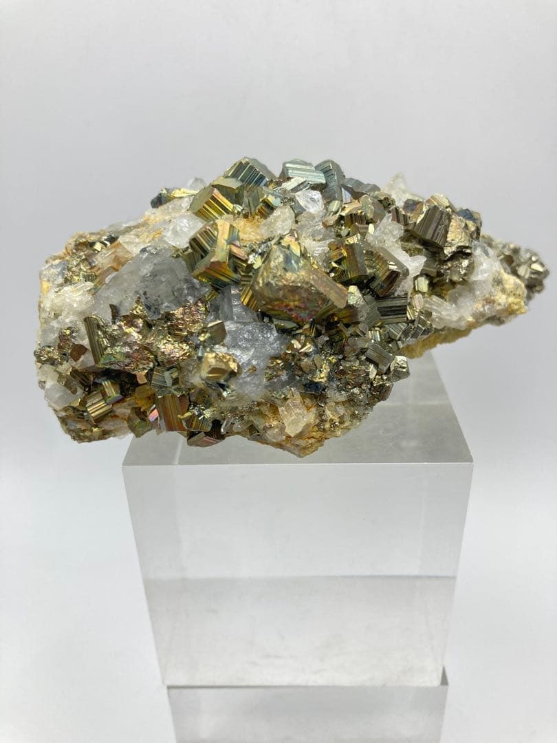 クォーツ パイライト ガレナ 3種共生クラスター