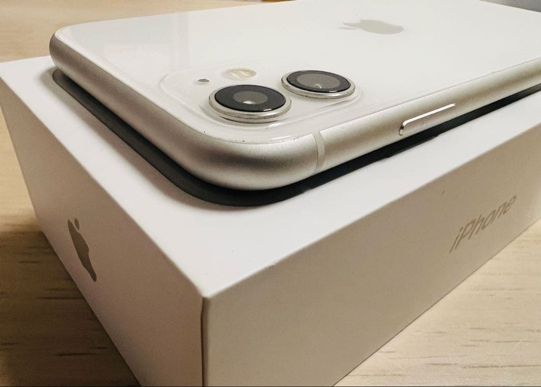 極美品　Apple iPhone 11 ホワイト