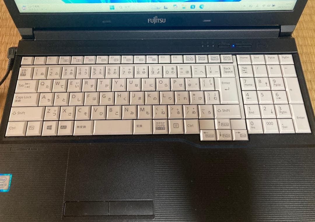 良品 LIFEBOOK (15.6型、8GB、SSD256GB、Win11)